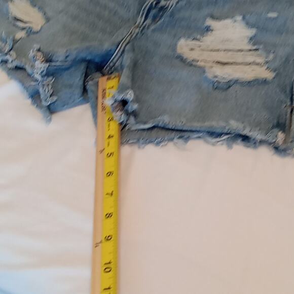 Garage Denim Juniors Vintage distressed denim cut off shorts.SIZE 9/29 Festival - Picture 8 of 8